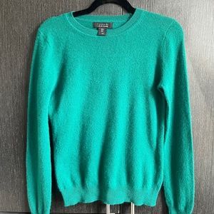 Tahari 100% cashmere green sweater M